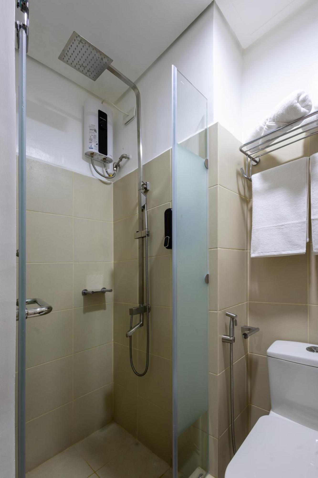 Lush Residences Makati Makati City Exterior photo