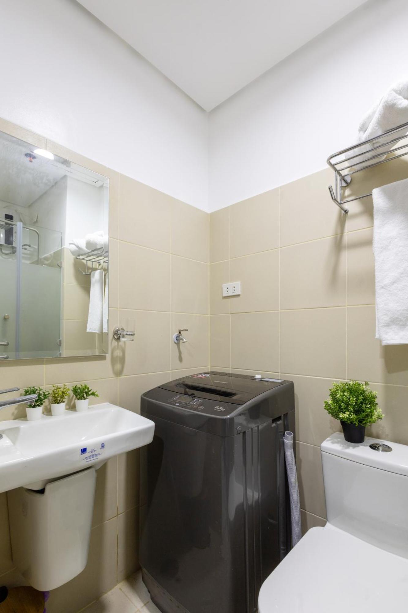 Lush Residences Makati Makati City Exterior photo
